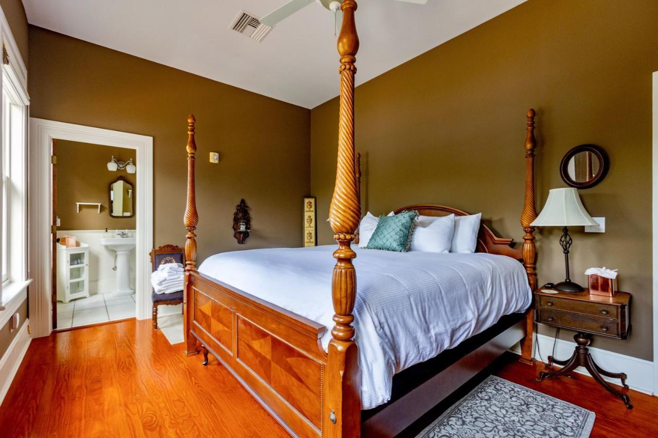 Southern Charm In The Camellia Rose Inn Gainesville Dış mekan fotoğraf