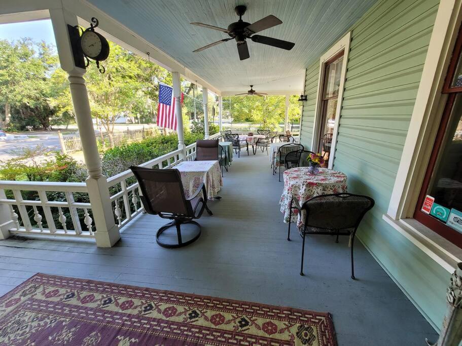 Southern Charm In The Camellia Rose Inn Gainesville Dış mekan fotoğraf
